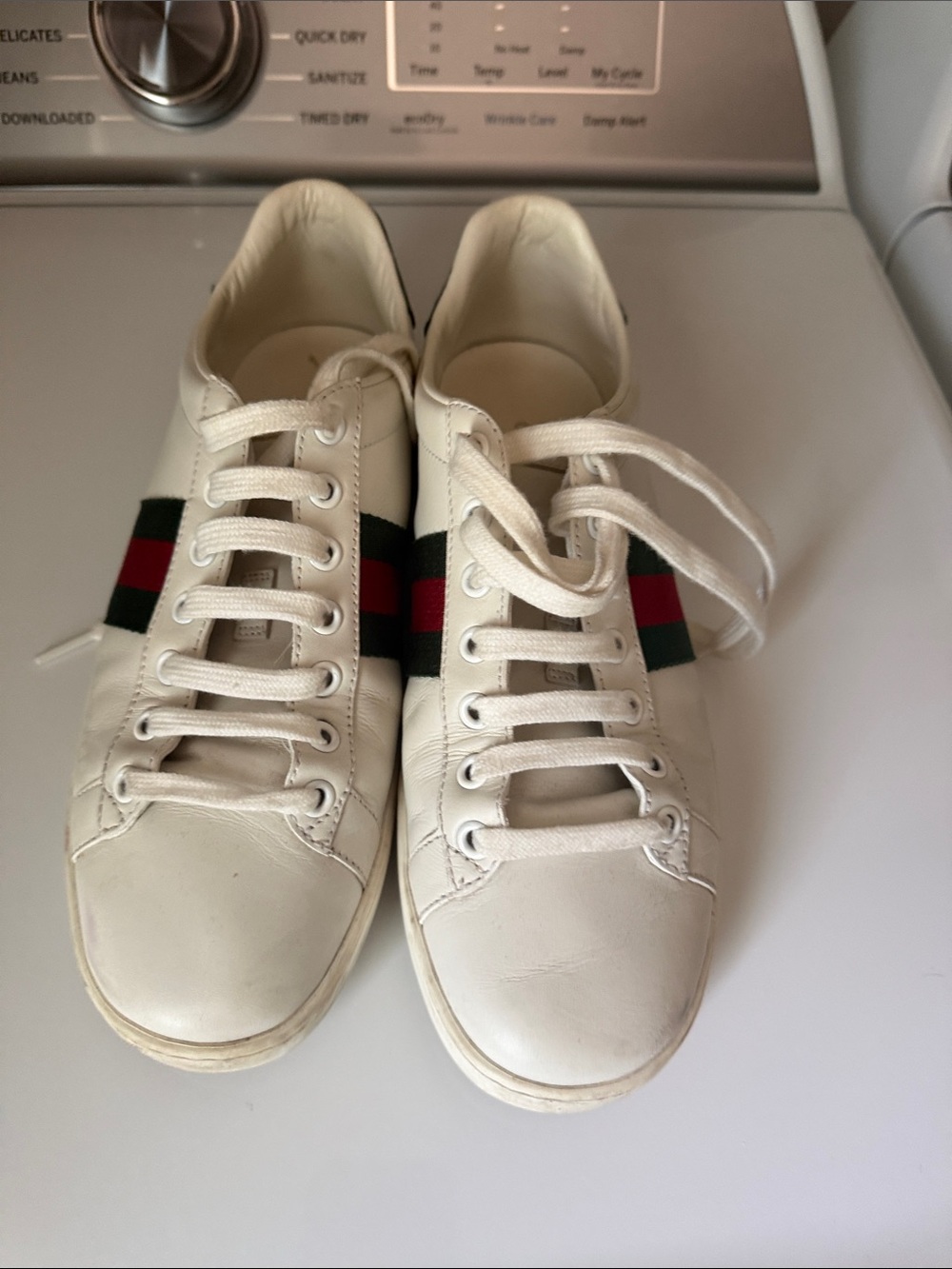 Gucci White Leather Sneakers with Green & Red Web Stripe